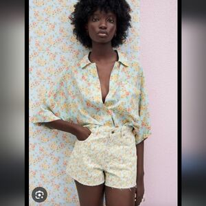 Zara 90 s The Romantic Floral Print Flowy Cropped Button Down US S